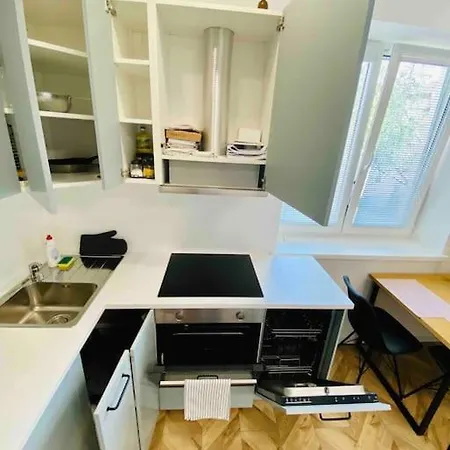 아파트 Apartman Blizko Downtown Od Berg&bauman *