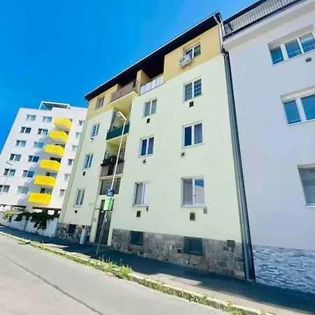 Apartman Blizko Downtown Od Berg&bauman 아파트 *